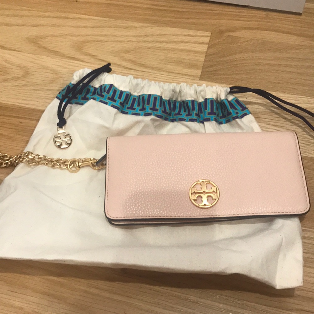 Tory Burch Chelsea Wristlet Pouch